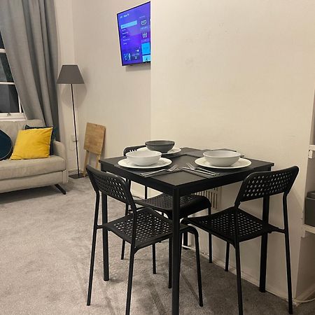 Tooting Lodge London - Cosy 2 Bedroom House With Garden, 5 Mins Walk To Tube Station Extérieur photo