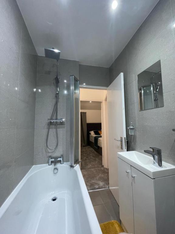Tooting Lodge London - Cosy 2 Bedroom House With Garden, 5 Mins Walk To Tube Station Extérieur photo
