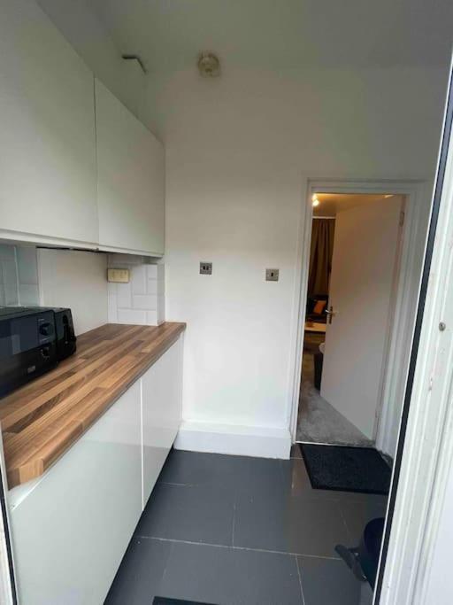 Tooting Lodge London - Cosy 2 Bedroom House With Garden, 5 Mins Walk To Tube Station Extérieur photo